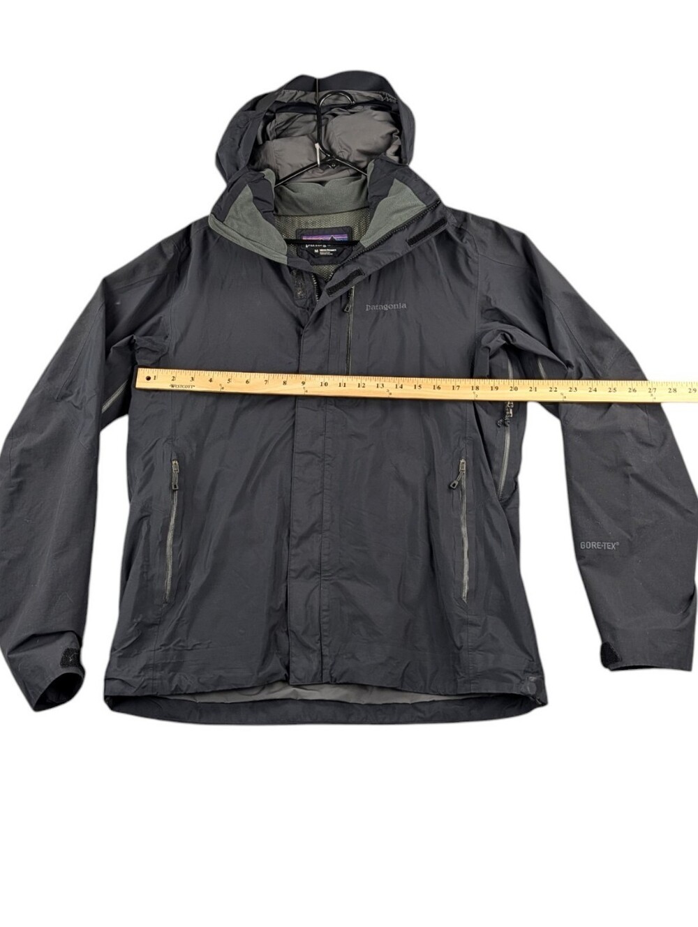 Patagonia Piolet 83380 Men's M Black GORE-TEX Hooded Shell Jacket EUC - Picture 8 of 11